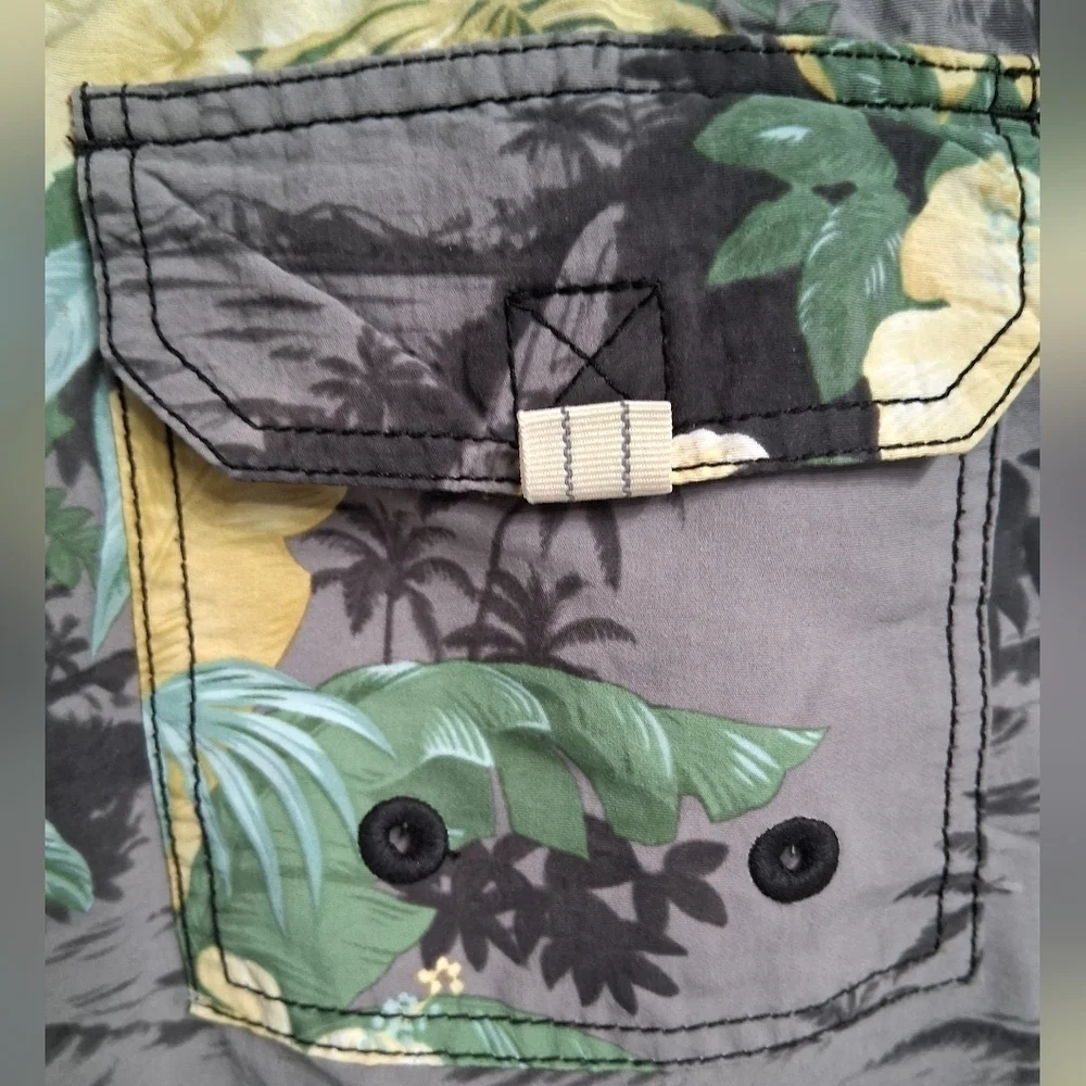 Tommy Bahama Tropical Gray & Yellow Swim Shorts  Size M
